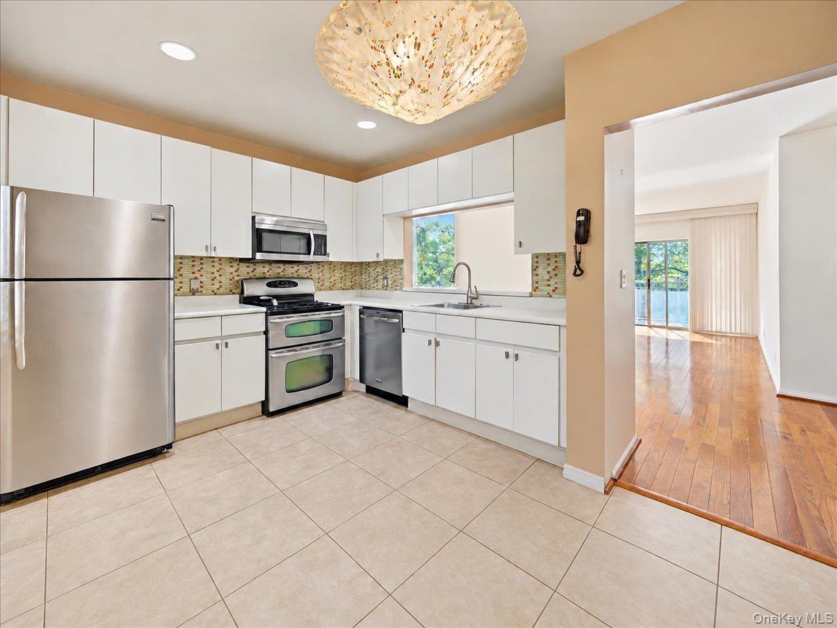 618 Louisiana Ave, Brooklyn, NY 11239