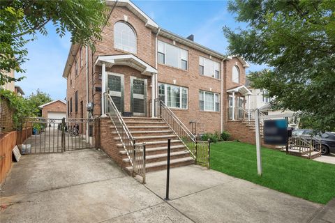 Duplex in Flushing NY 61-31 136th Street.jpg