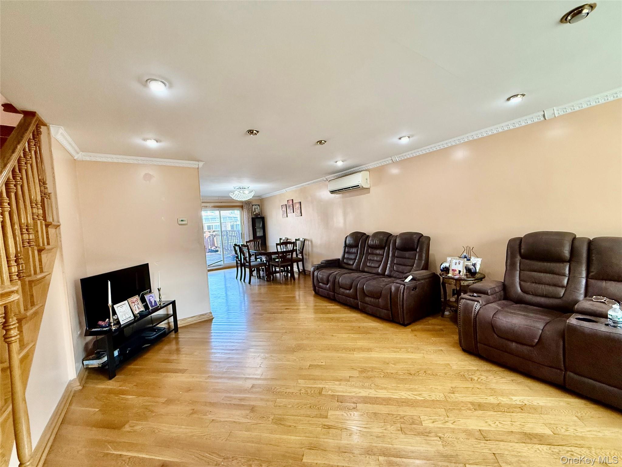 15043 77th Rd, Flushing, NY 11367 photo
