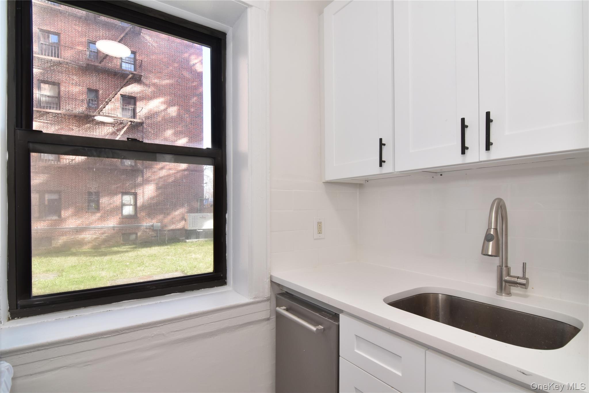 590 E 3rd St #MK, Mount Vernon, NY 10553 photo