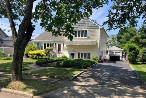 Single Family Residence in Massapequa NY 3 Rutland Road.jpg