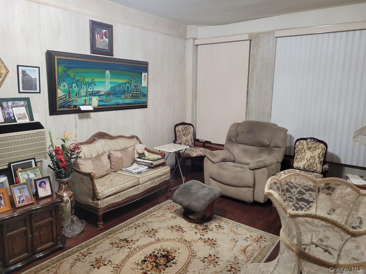 818 E 227th St, Bronx, NY 10466 photo