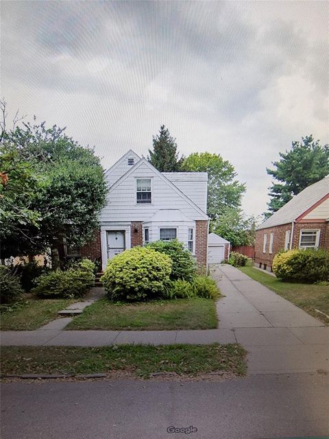 Single Family Residence in Kew Garden Hills NY 67-16 147 Street.jpg