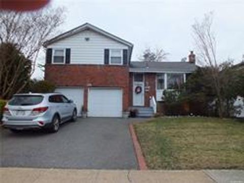 Single Family Residence in Baldwin NY 957 Jerome Street.jpg