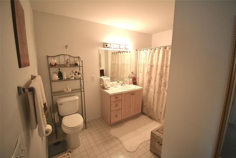 Condominium in Mount Kisco NY 200 Woodcrest Lane #222 8.jpg