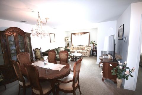 Condominium in Mount Kisco NY 200 Woodcrest Lane #222 4.jpg