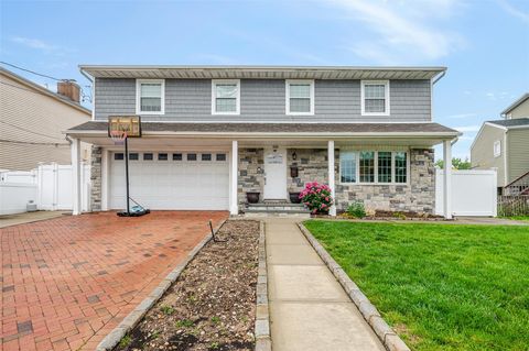 Single Family Residence in Oceanside NY 3446 Riverside Drive.jpg