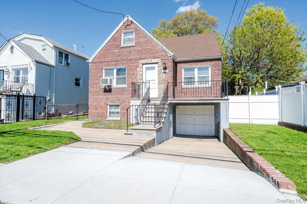 812 Swinton Ave, Bronx, NY 10465