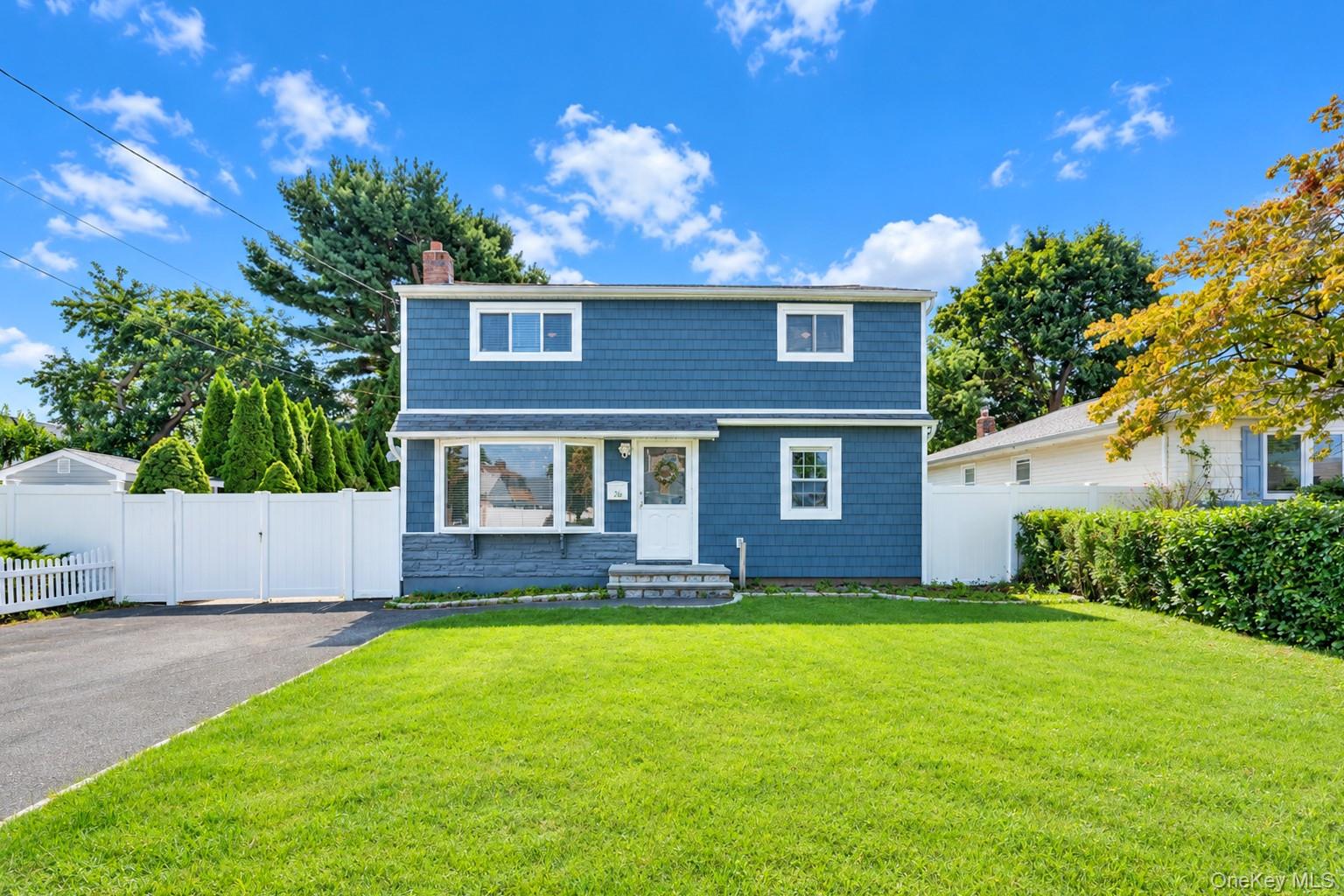 26 Michel Ave, South Farmingdale, NY 11735