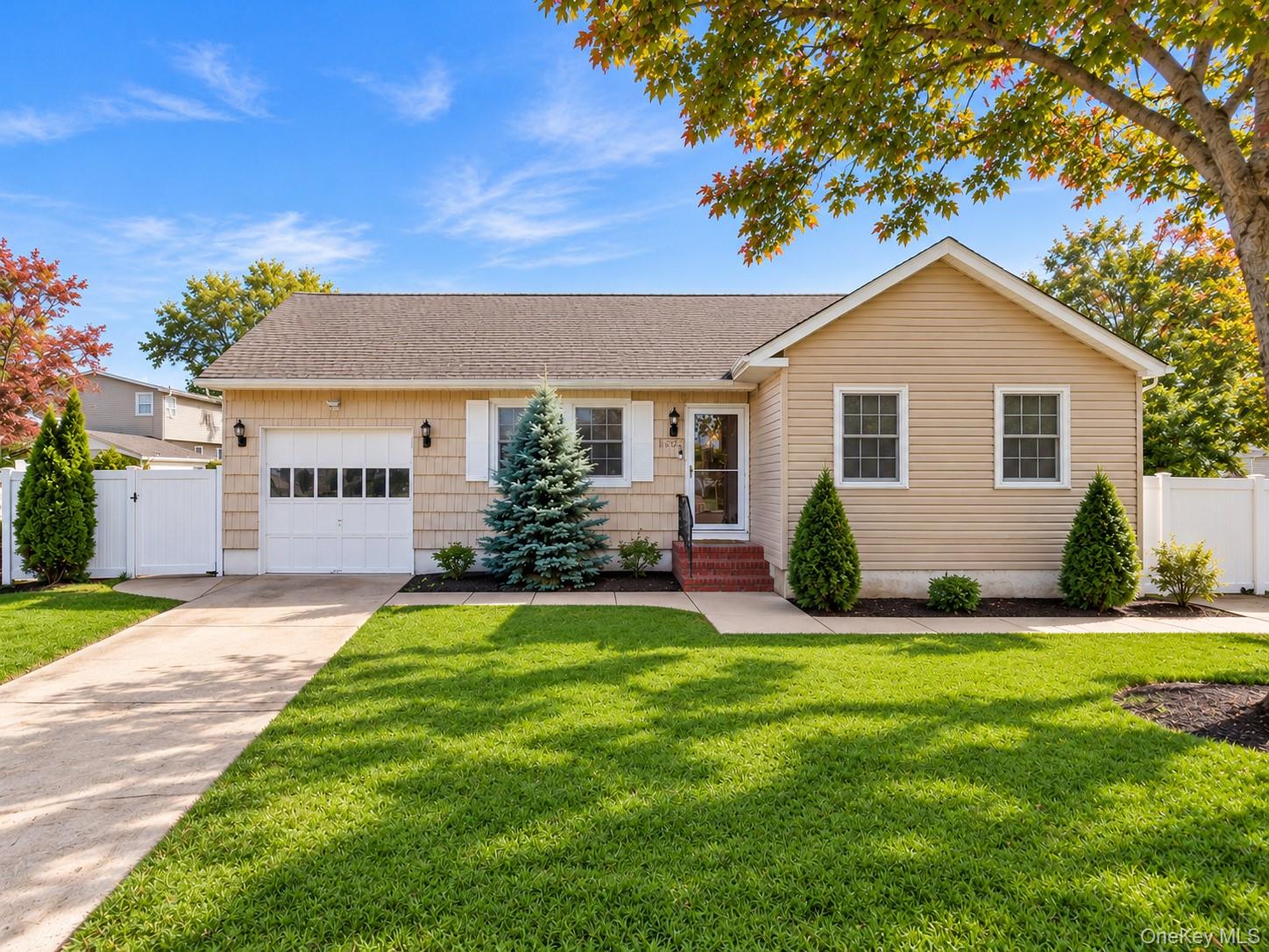1523 2nd St, West Babylon, NY 11704