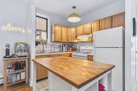 Stock Cooperative in New York (Manhattan) NY 242 W 112th Street #3BC.jpg