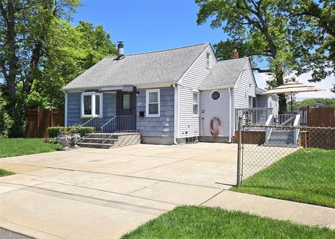 Single Family Residence in Uniondale NY 469 Sterling Street.jpg