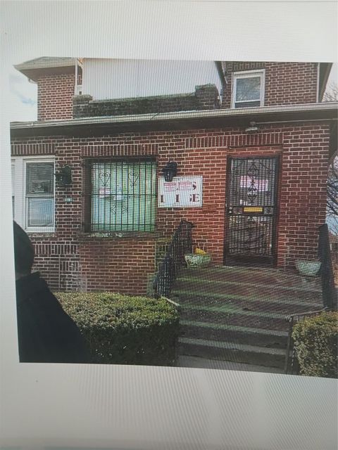 Business in Jamaica NY 122-10 Sutphin Boulevard.jpg