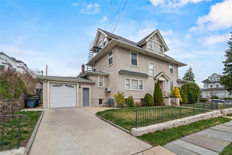 Triplex in Mount Vernon NY 232 Westchester Avenue.jpg