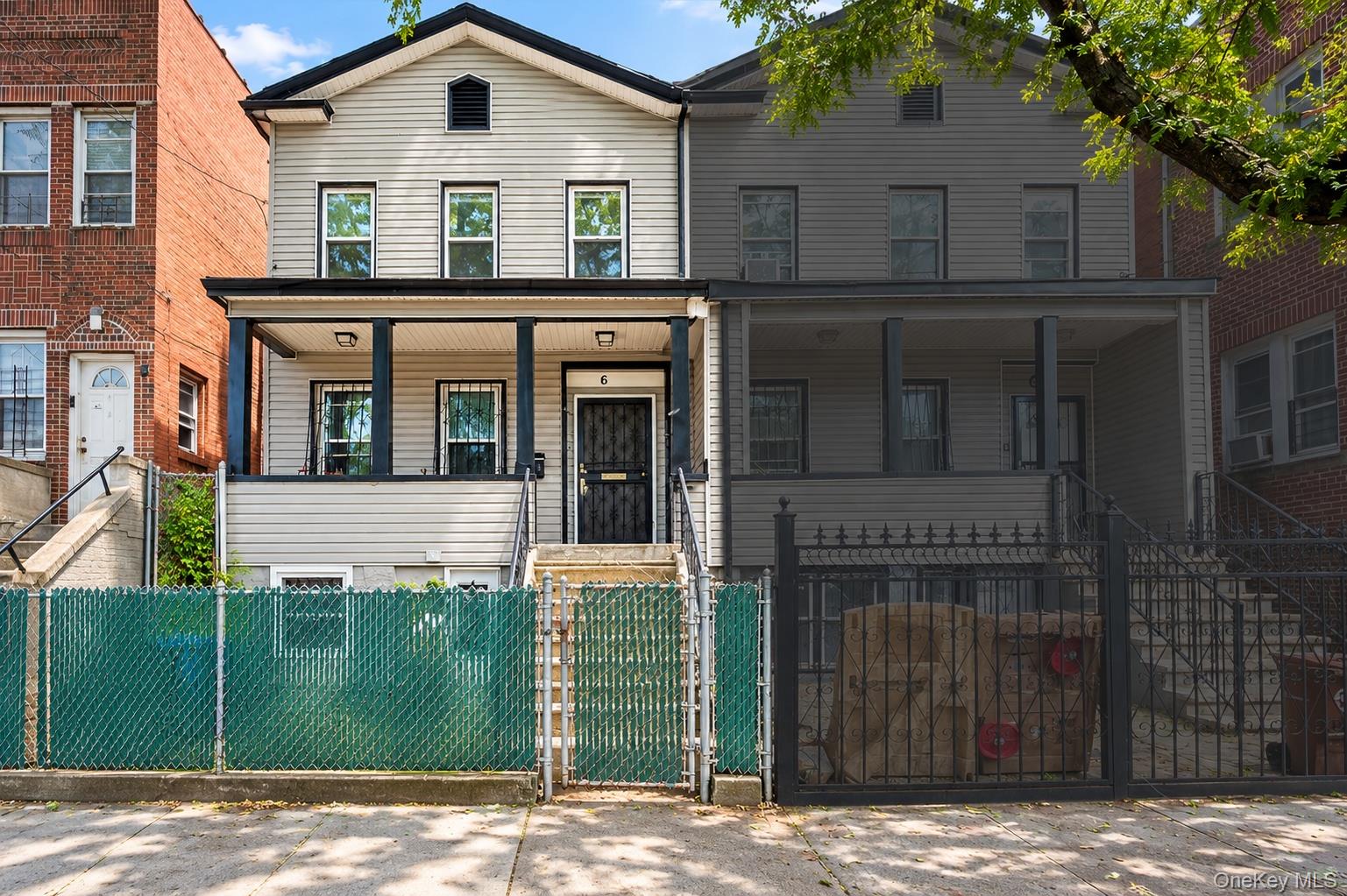 681 240th St, Bronx, NY 10470