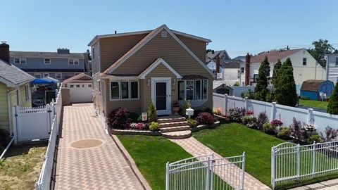 Single Family Residence in Baldwin NY 918 Clay Street.jpg