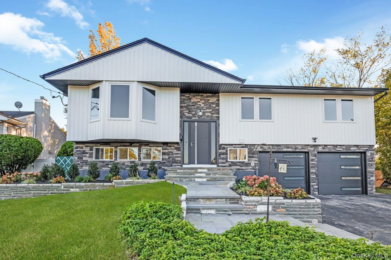 27 Clinton Ln, Hicksville, NY 11801