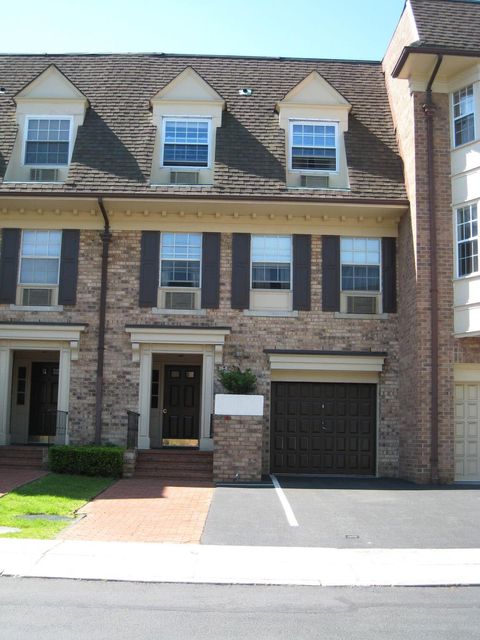 Condominium in Bayside NY 1404 Bonnie Lane #15803.jpg