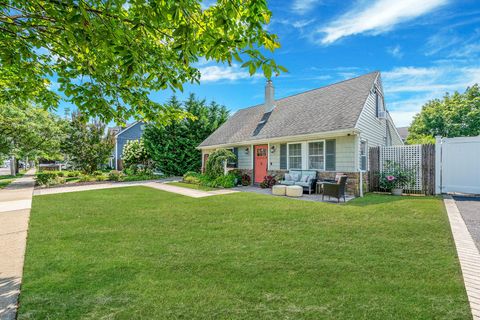 Single Family Residence in Babylon NY 8 Edward Avenue.jpg