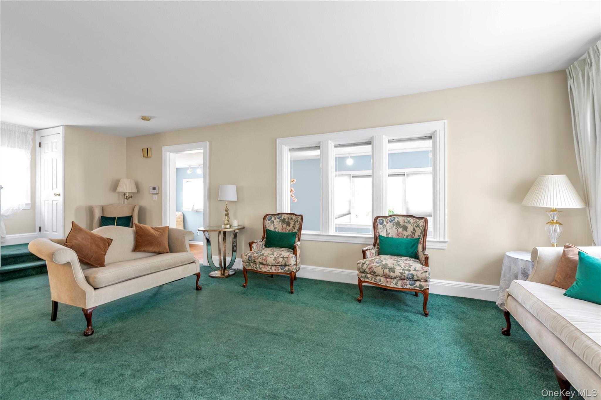 144 Buckingham Pl, Lynbrook, NY 11563 photo