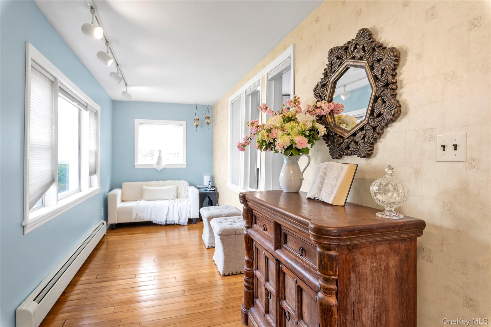 144 Buckingham Pl, Lynbrook, NY 11563 photo