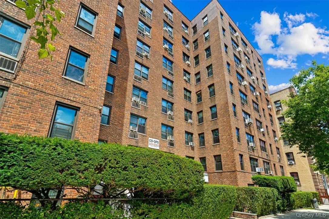 2835 Webb Ave, Bronx, NY 10468