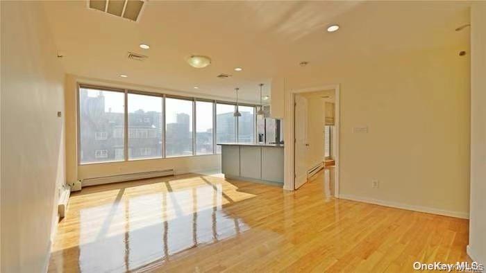 132 3 Sanford Ave #8 M, Flushing, NY 11355 photo