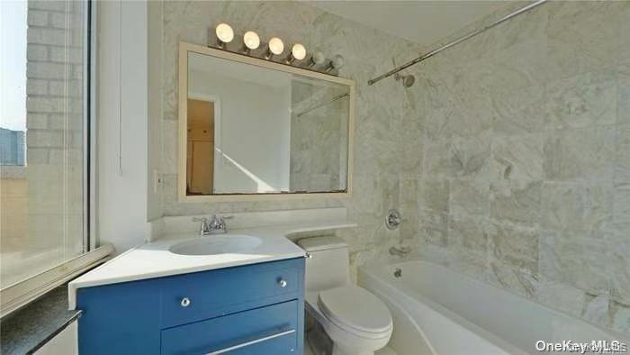 132 3 Sanford Ave #8 M, Flushing, NY 11355 photo