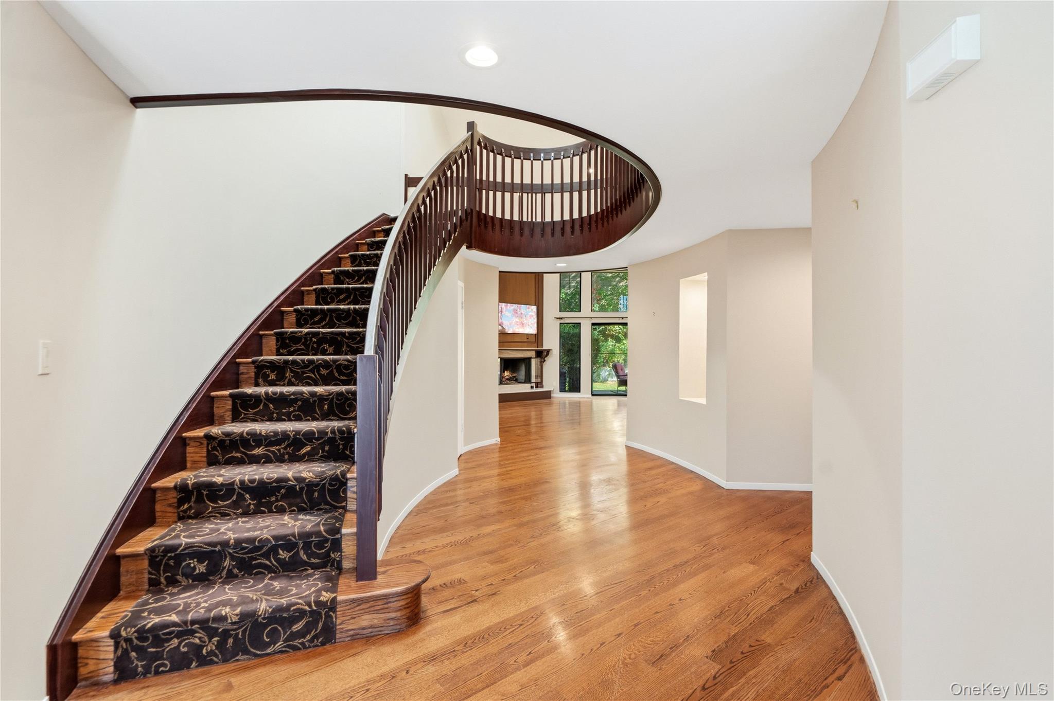 72 Eagle Chase, Woodbury, NY 11797 photo
