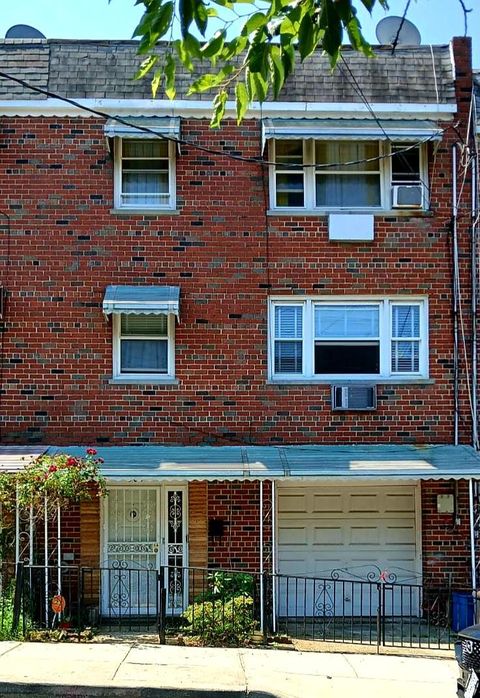 Duplex in Bronx NY 804 E 221st Street.jpg