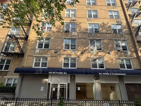 Condominium in Flushing NY 142-20 Franklin Avenue #2V.jpg
