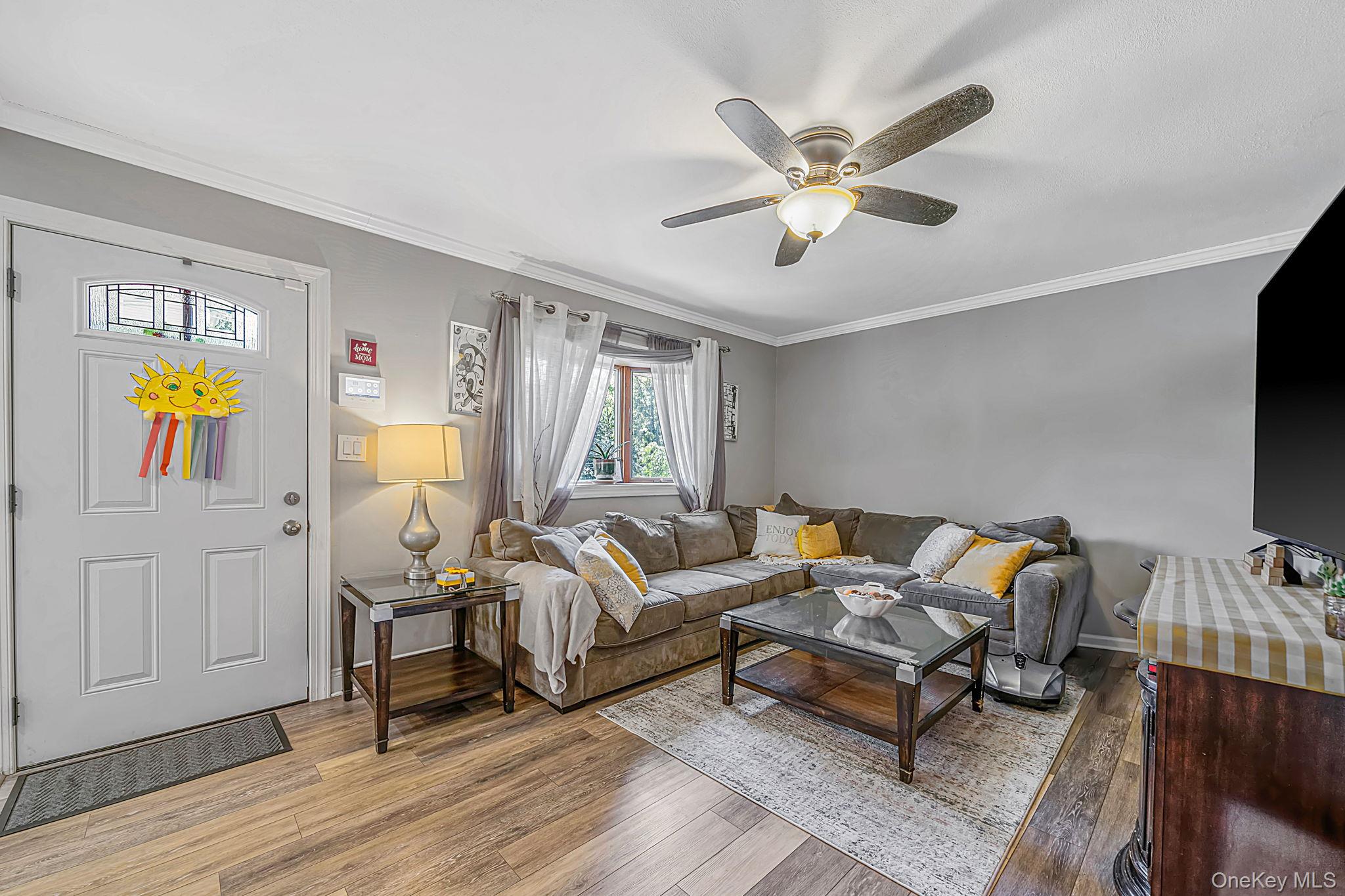 14 Antler Ln, South Setauket, NY 11720 photo
