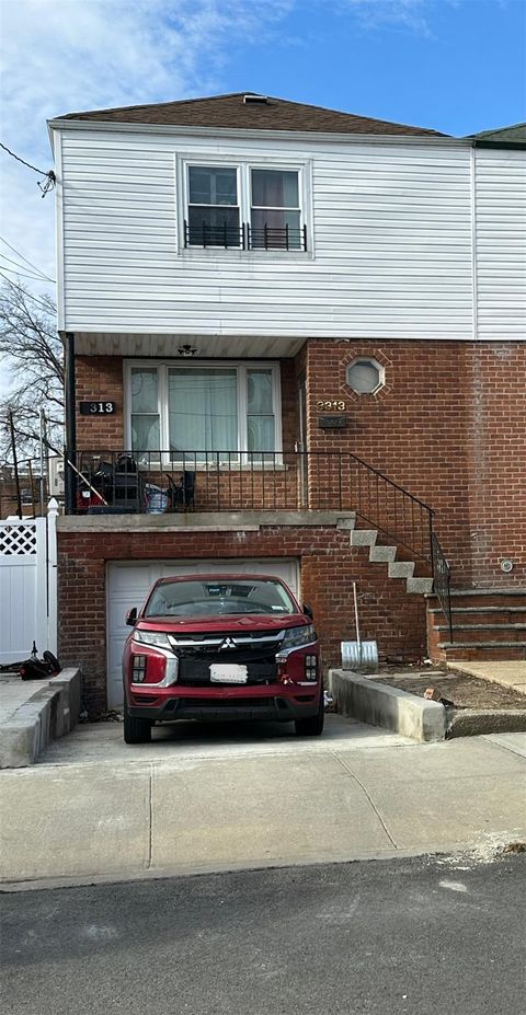 Single Family Residence in Bronx NY 3313 Mickle Avenue.jpg
