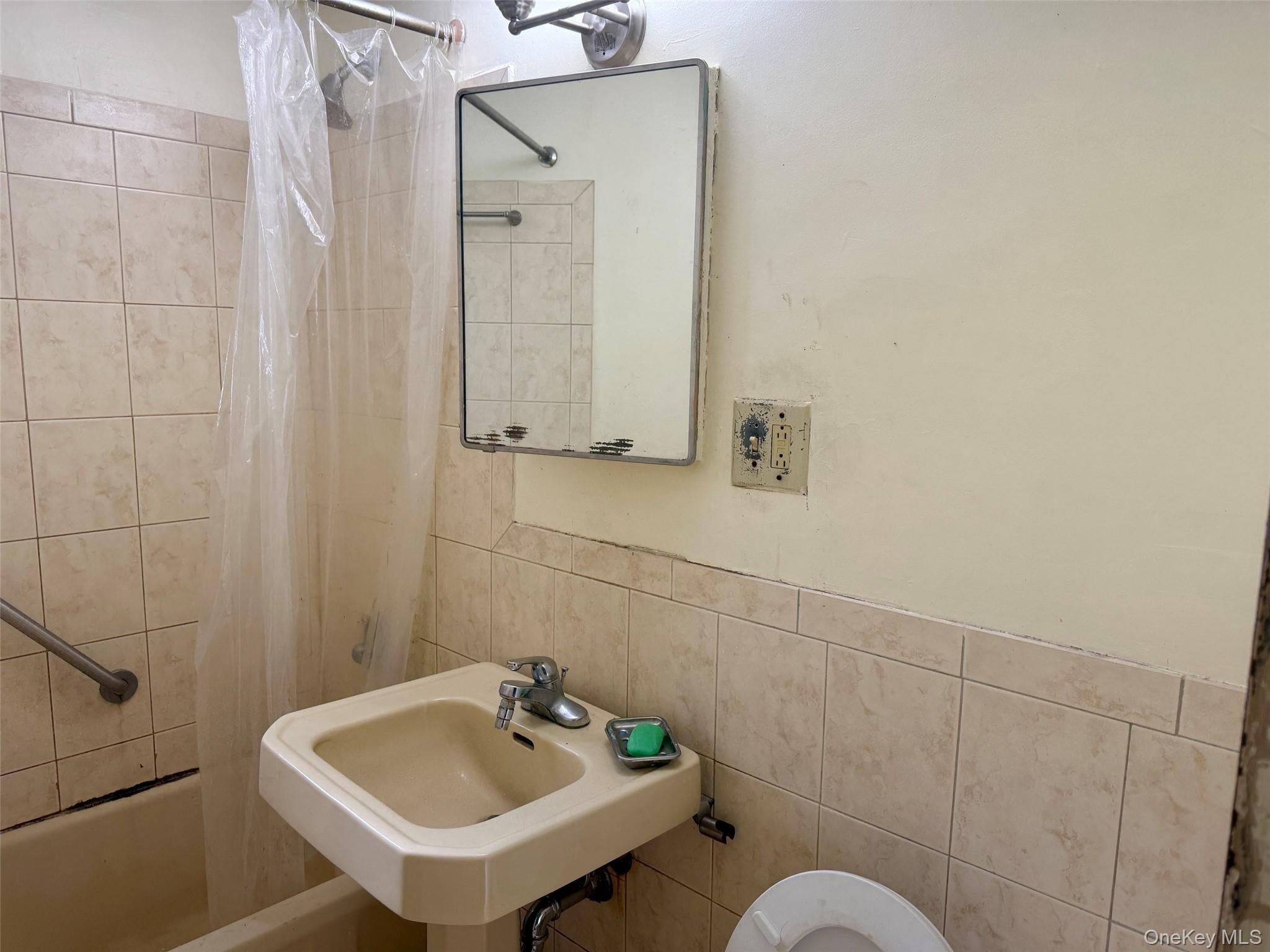 2049 Mcgraw Ave #6 H, Bronx, NY 10462 photo