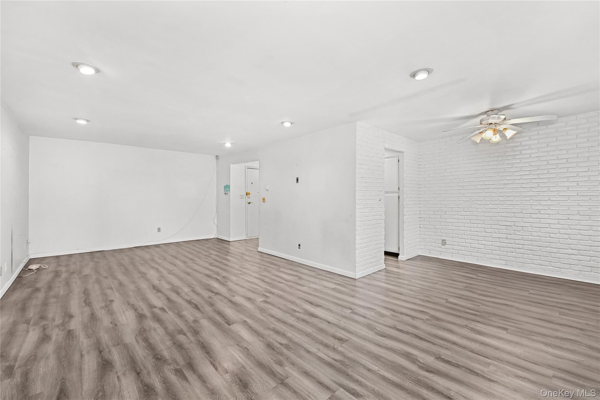115 Dehaven Dr #302, Yonkers, NY 10703 photo