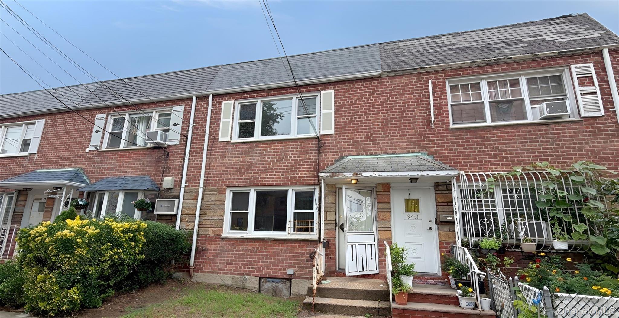 97 49 91st St, Ozone Park, NY 11416