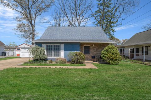 Single Family Residence in West Hempstead NY 639 Robin Court.jpg