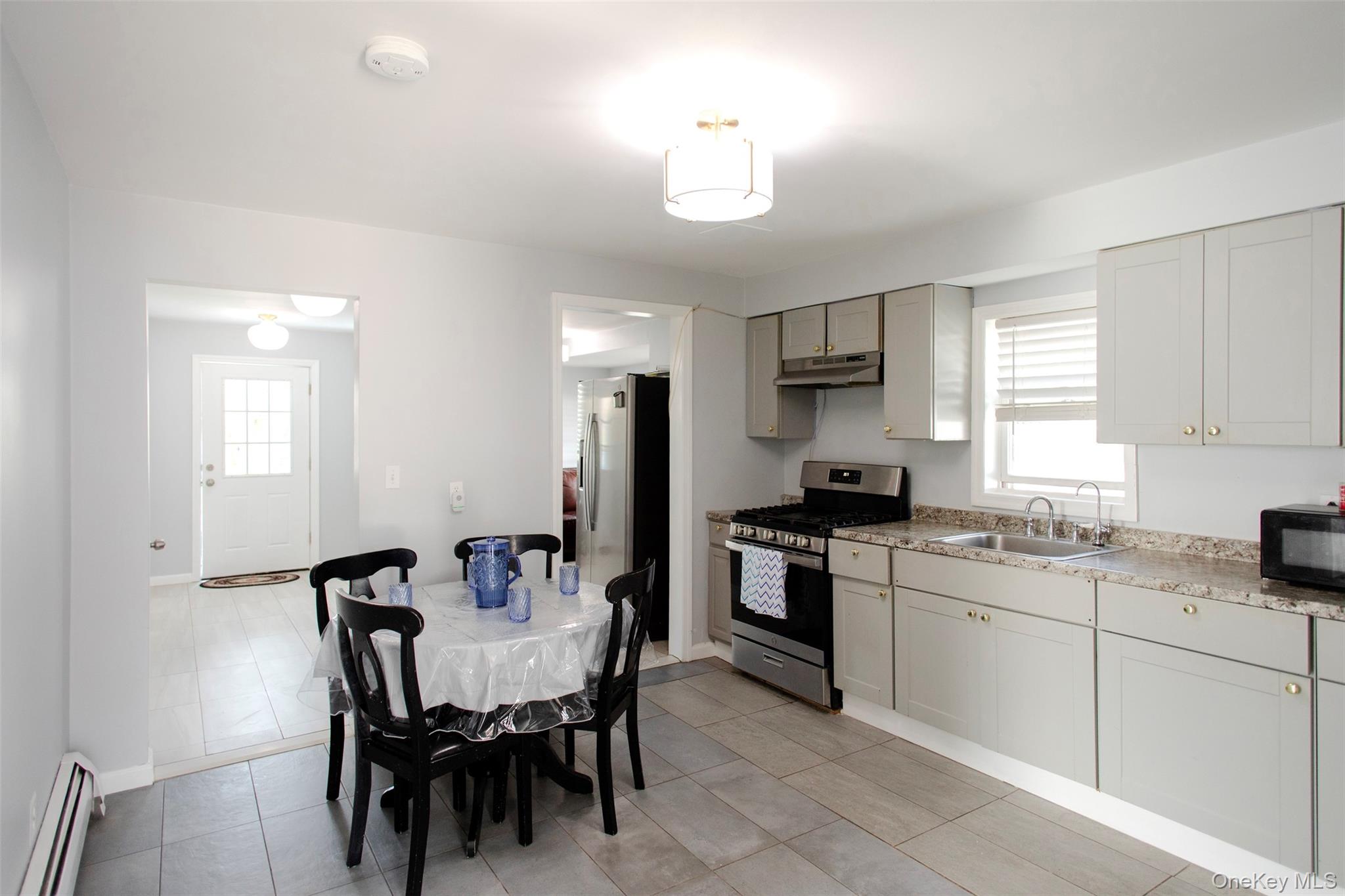 8 Brightside Ave, Central Islip, NY 11722 photo