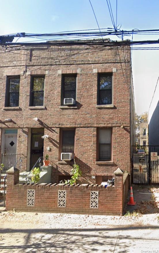 2268 Strauss St, Brooklyn, NY 11212