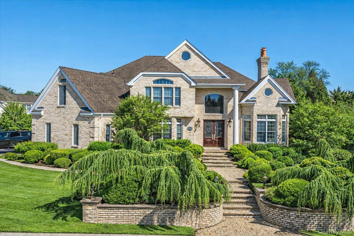 22 Turnberry Ct, Dix Hills, NY 11746