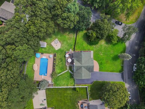 Single Family Residence in Smithtown NY 11 Dillmont Drive 3.jpg