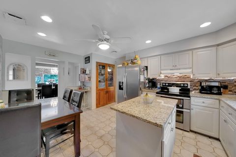 Single Family Residence in Smithtown NY 11 Dillmont Drive 26.jpg