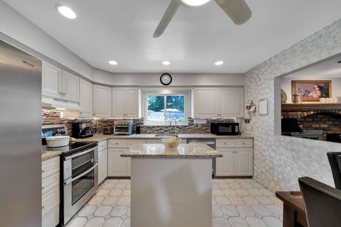 Single Family Residence in Smithtown NY 11 Dillmont Drive 23.jpg