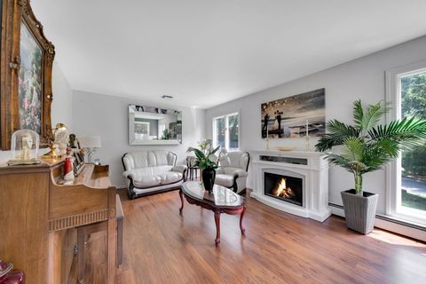 Single Family Residence in Smithtown NY 11 Dillmont Drive 18.jpg