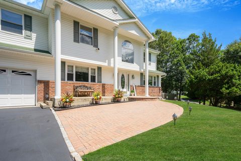 Single Family Residence in Smithtown NY 11 Dillmont Drive 7.jpg