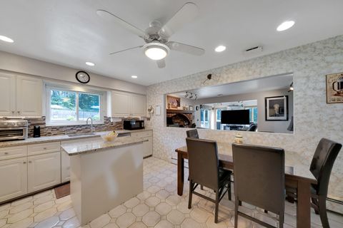 Single Family Residence in Smithtown NY 11 Dillmont Drive 25.jpg
