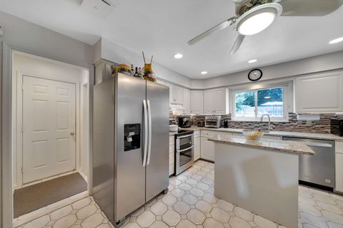 Single Family Residence in Smithtown NY 11 Dillmont Drive 24.jpg