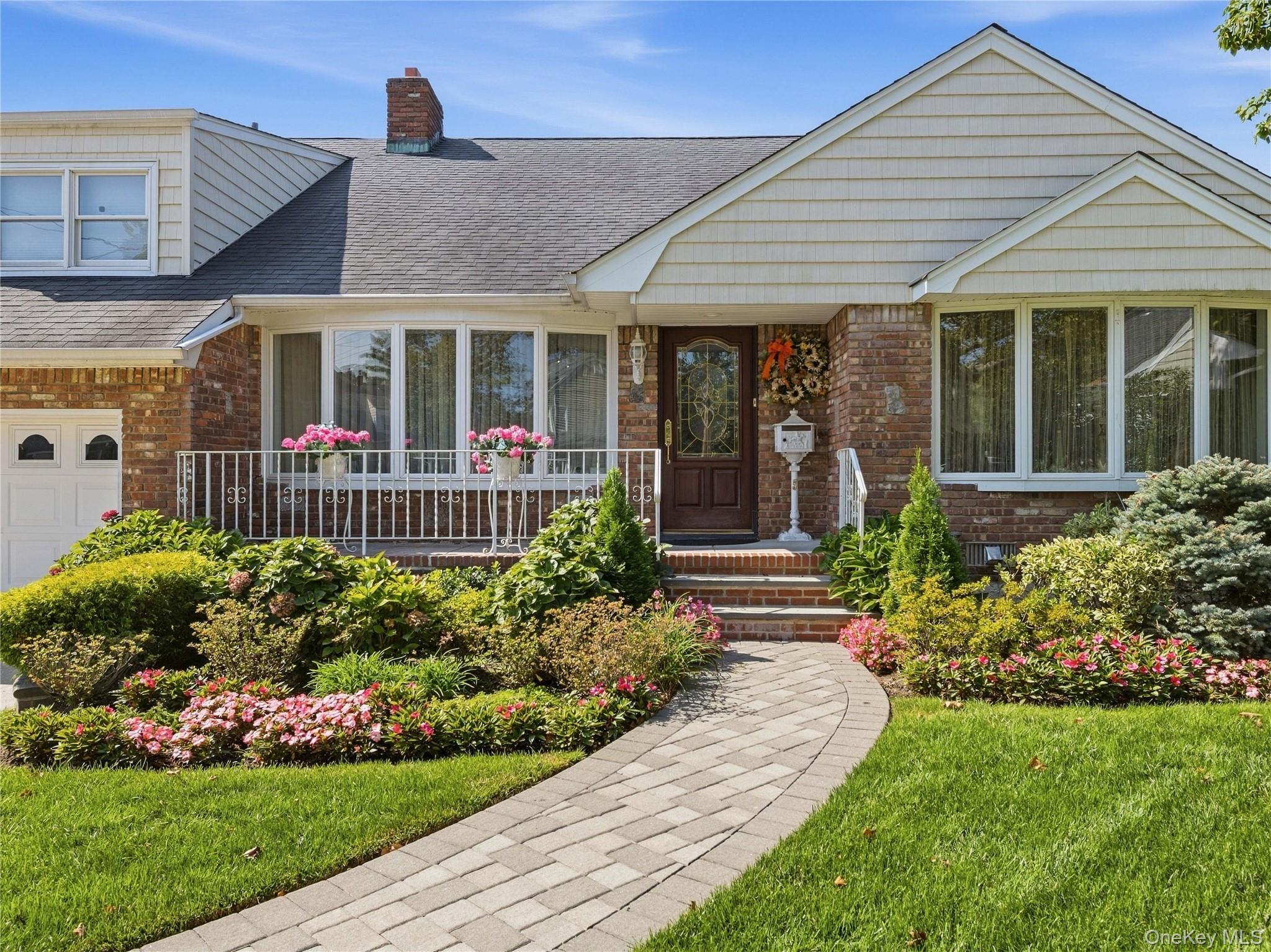 5 Major Ct, Rockville Centre, NY 11570 photo