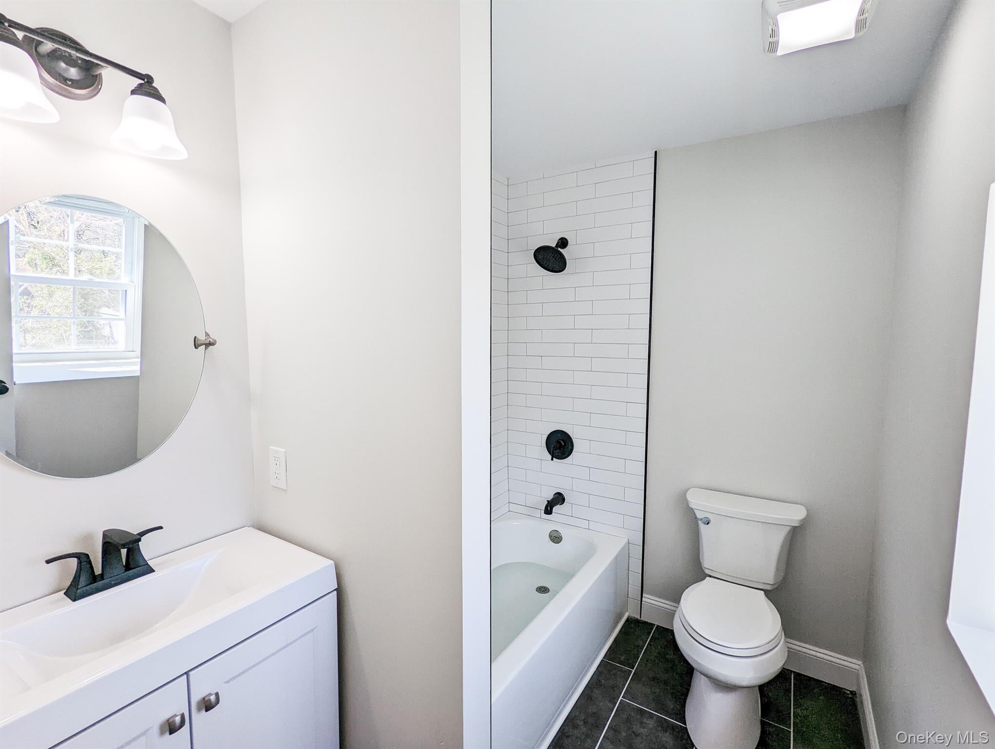 13 Woodland Ln, Huntington, NY 11743 photo