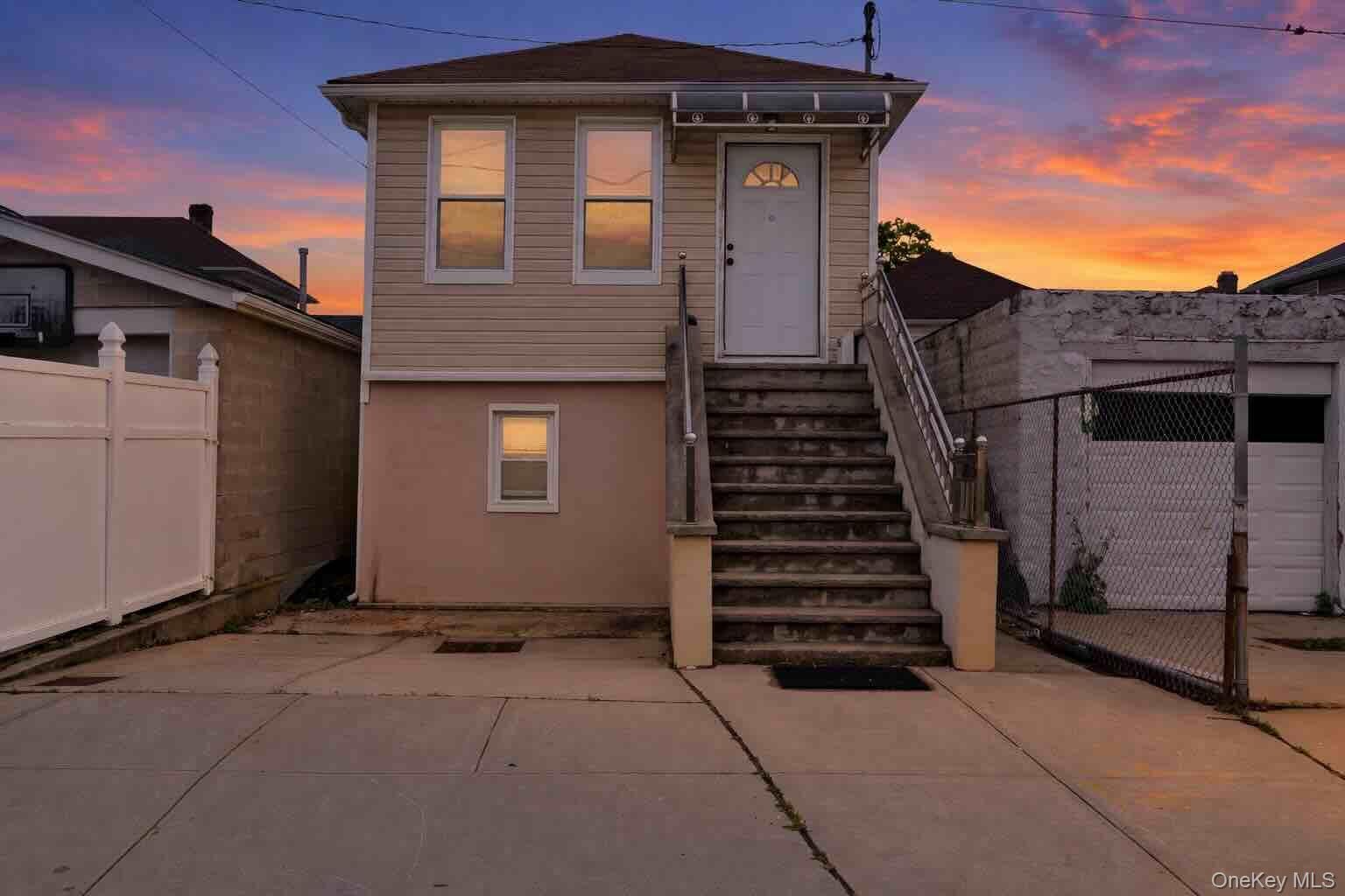 6940 Gouverneur Ave, Arverne, NY 11692